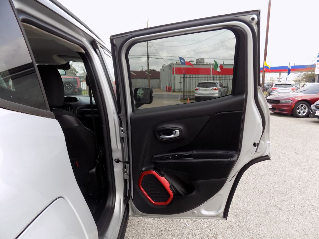 2017 Jeep Renegade Image 12