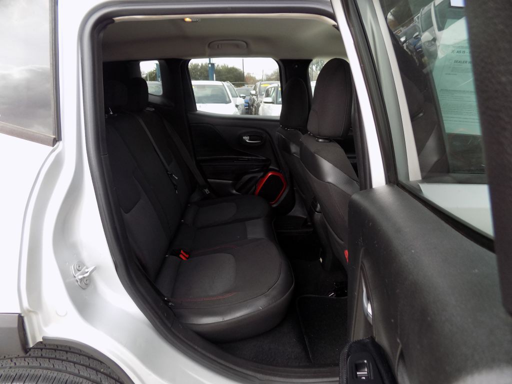 2017 Jeep Renegade Image 16