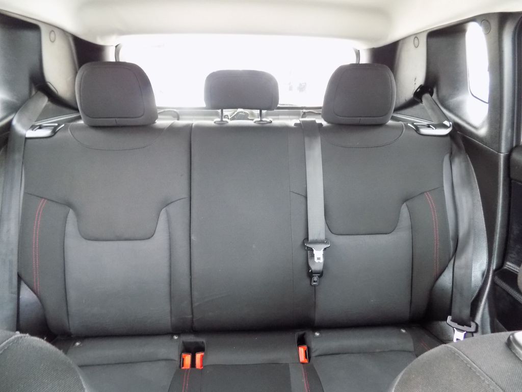 2017 Jeep Renegade Image 23