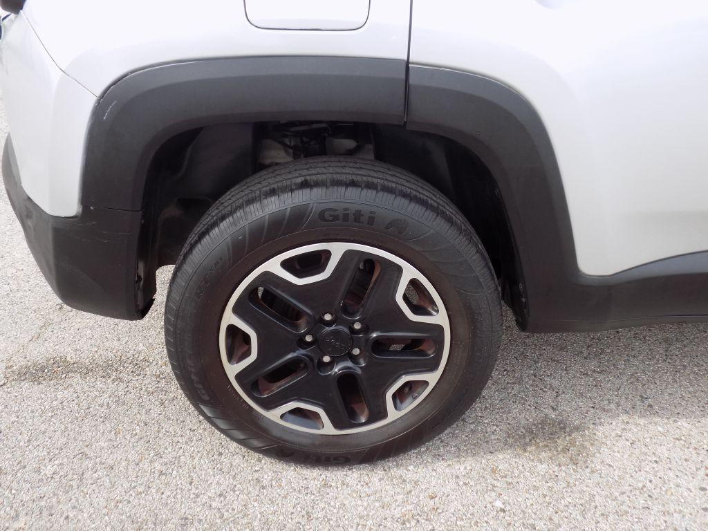 2017 Jeep Renegade Image 24