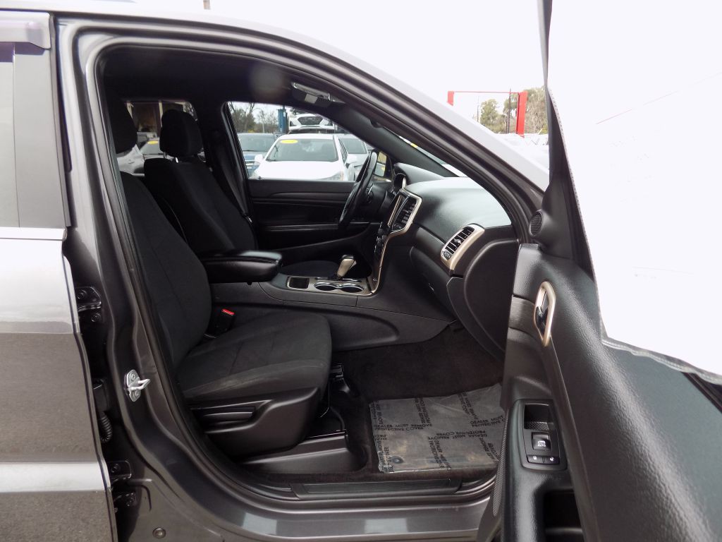 2017 Jeep Grand Cherokee Image 14