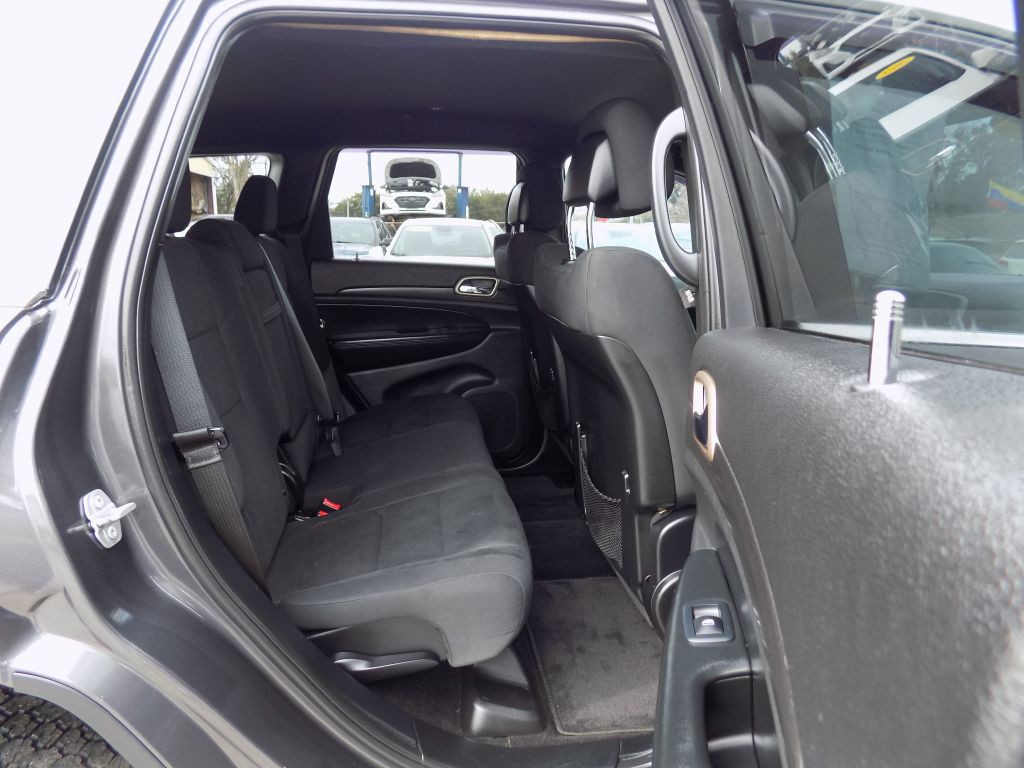 2017 Jeep Grand Cherokee Image 16