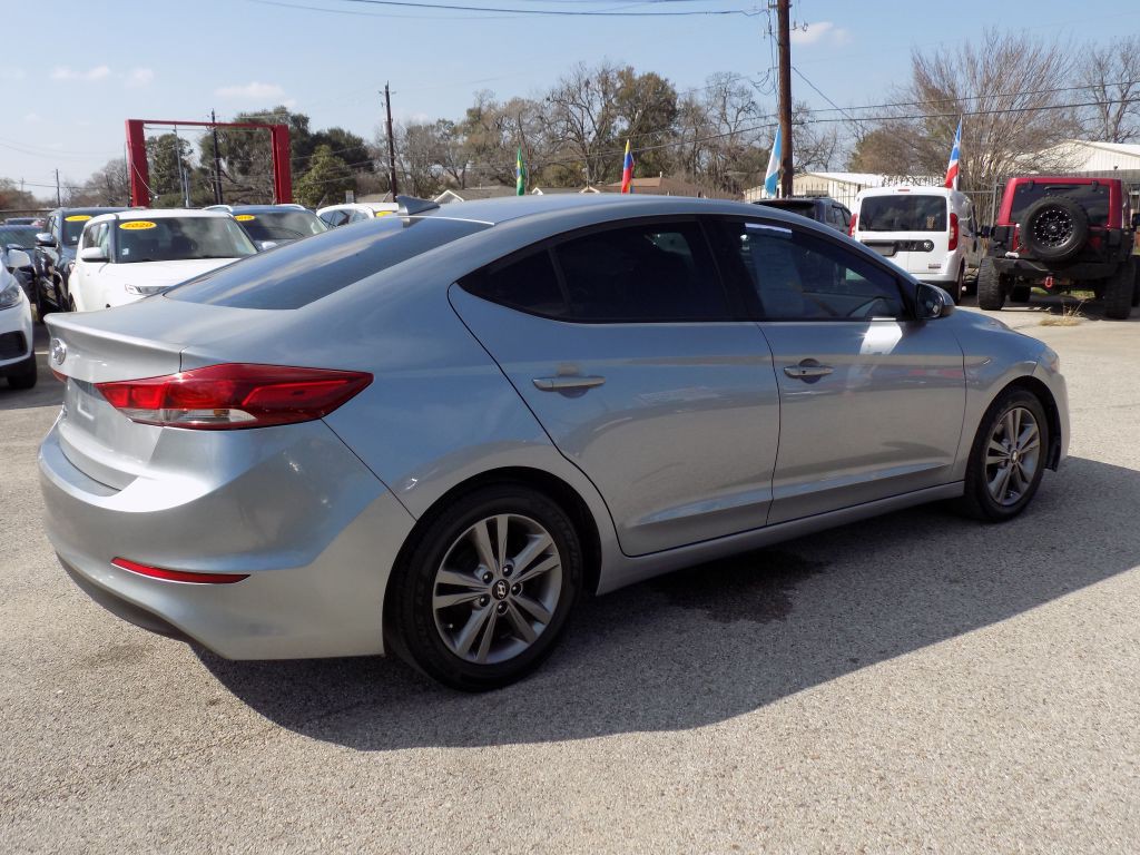 2017 Hyundai Elantra Image 6