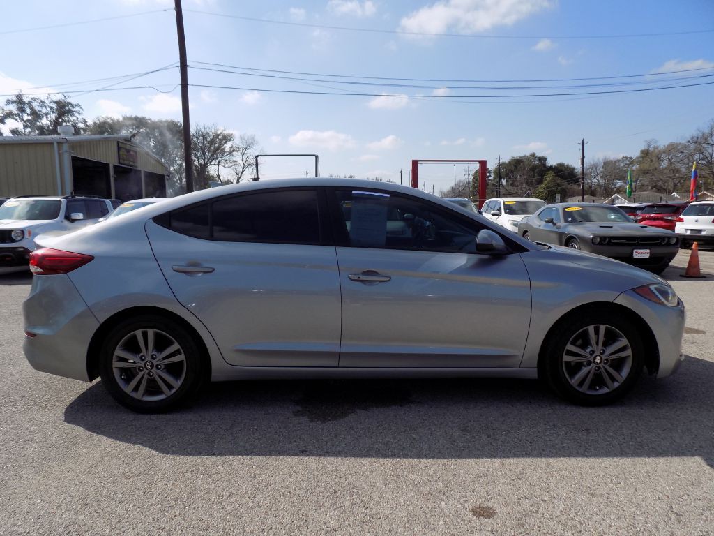 2017 Hyundai Elantra Image 7