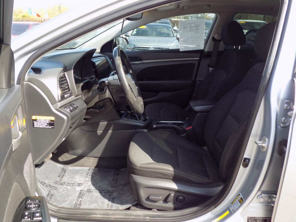 2017 Hyundai Elantra Image 13