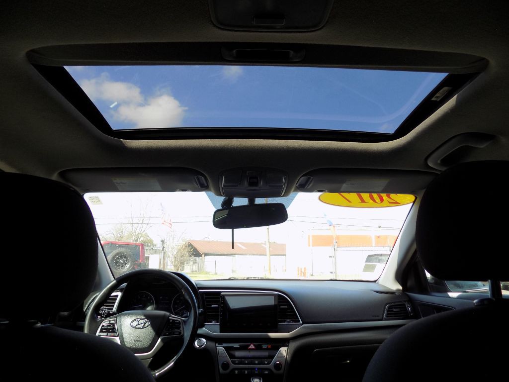 2017 Hyundai Elantra Image 22