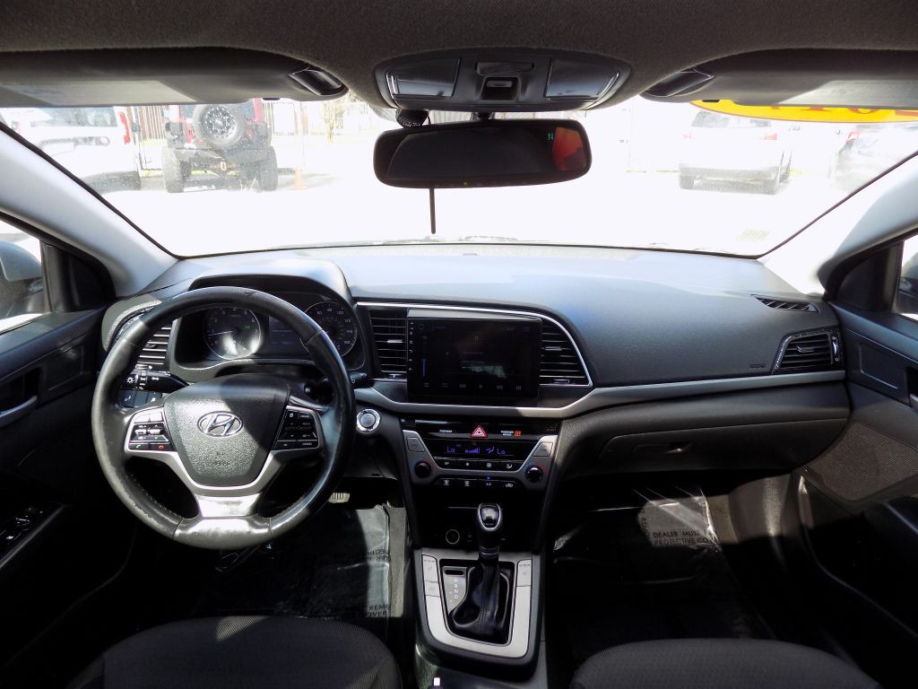 2017 Hyundai Elantra Image 23