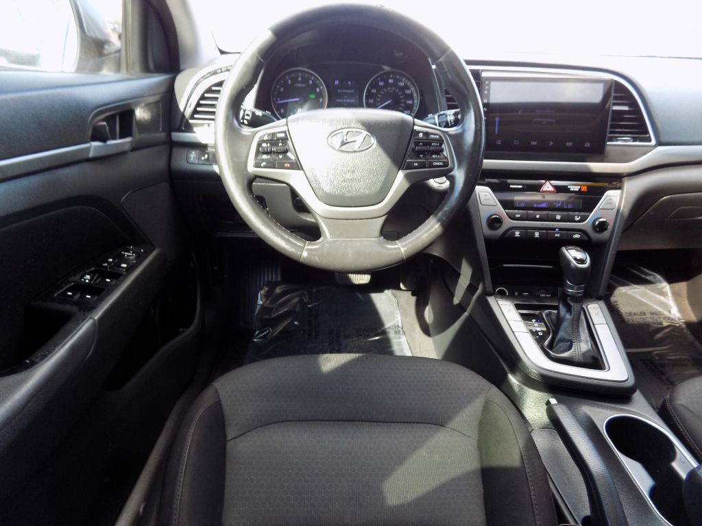 2017 Hyundai Elantra Image 24