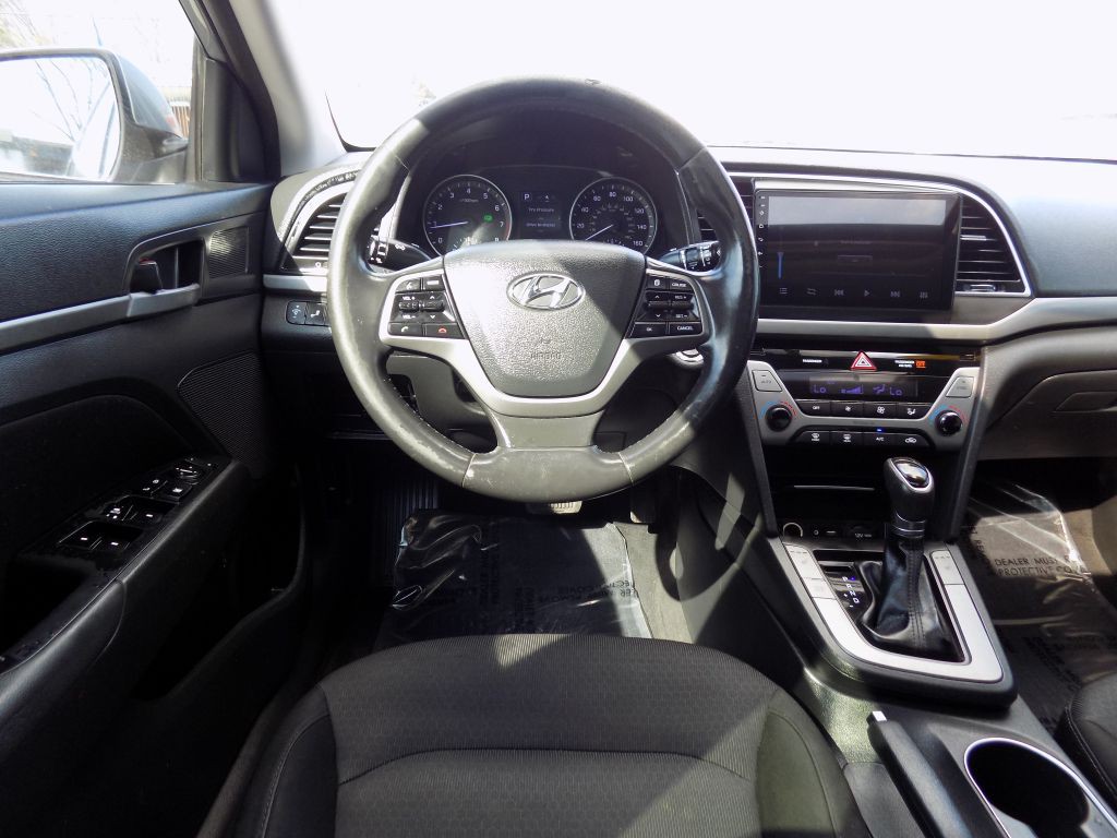 2017 Hyundai Elantra Image 25