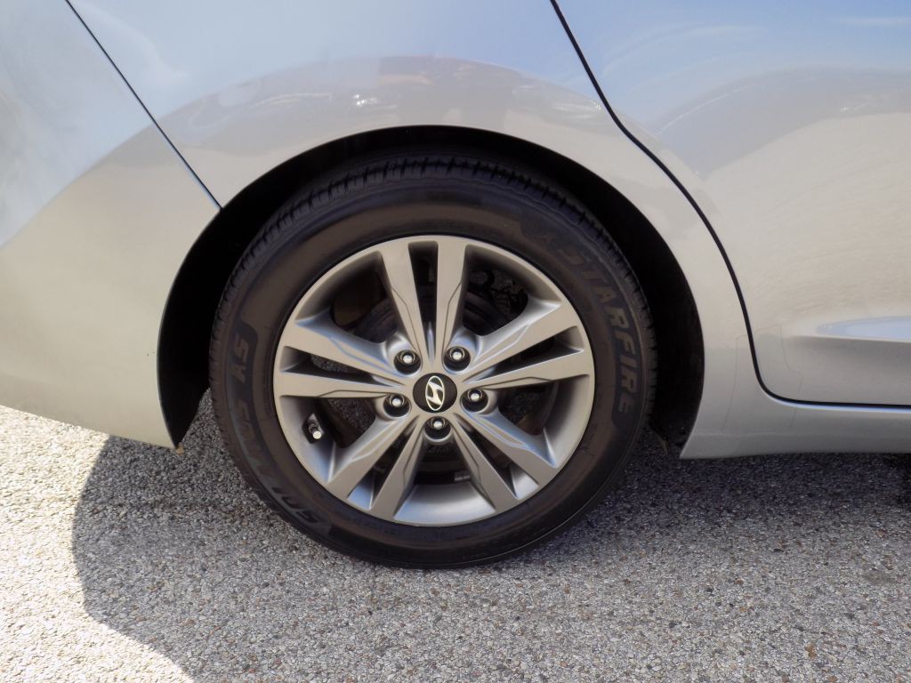 2017 Hyundai Elantra Image 28