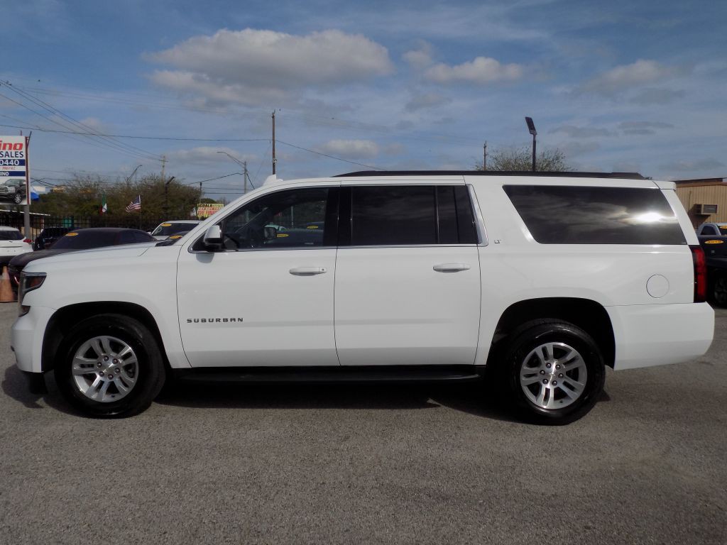 2018 Chevrolet Suburban Image 3