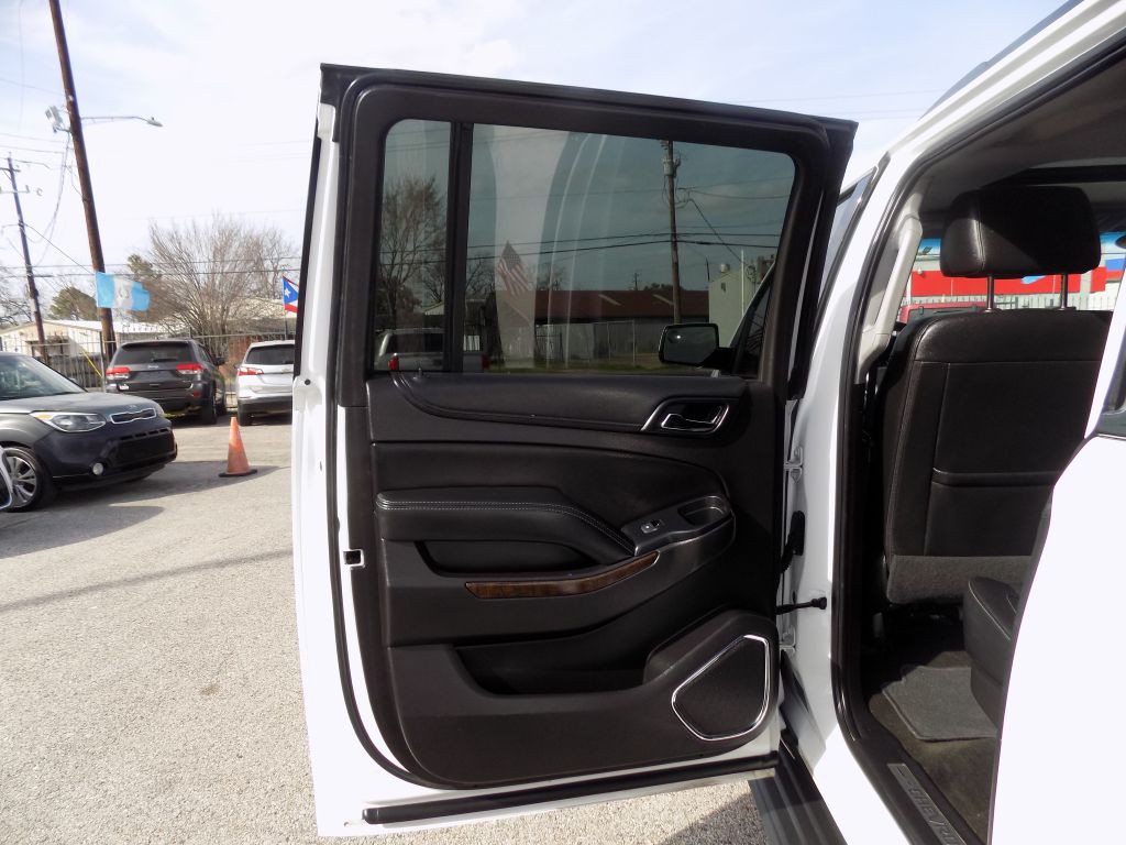 2018 Chevrolet Suburban Image 10