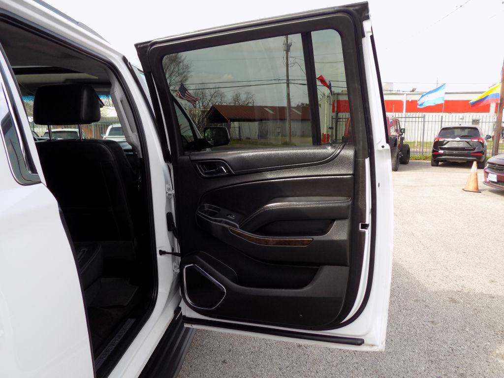 2018 Chevrolet Suburban Image 12