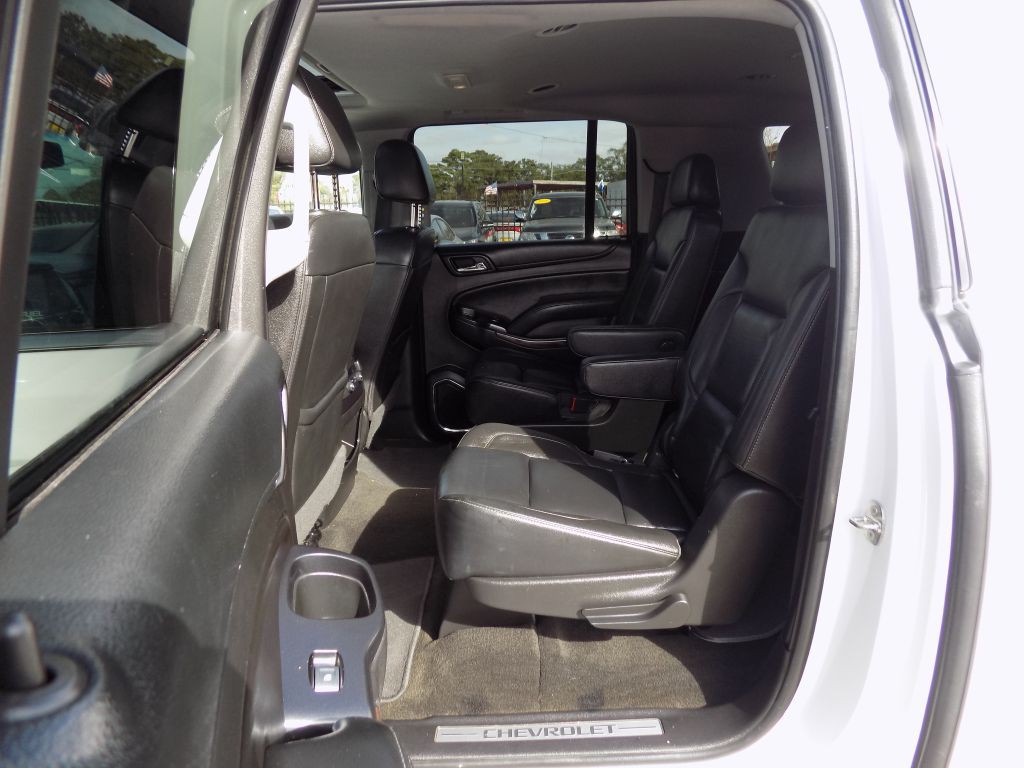 2018 Chevrolet Suburban Image 14