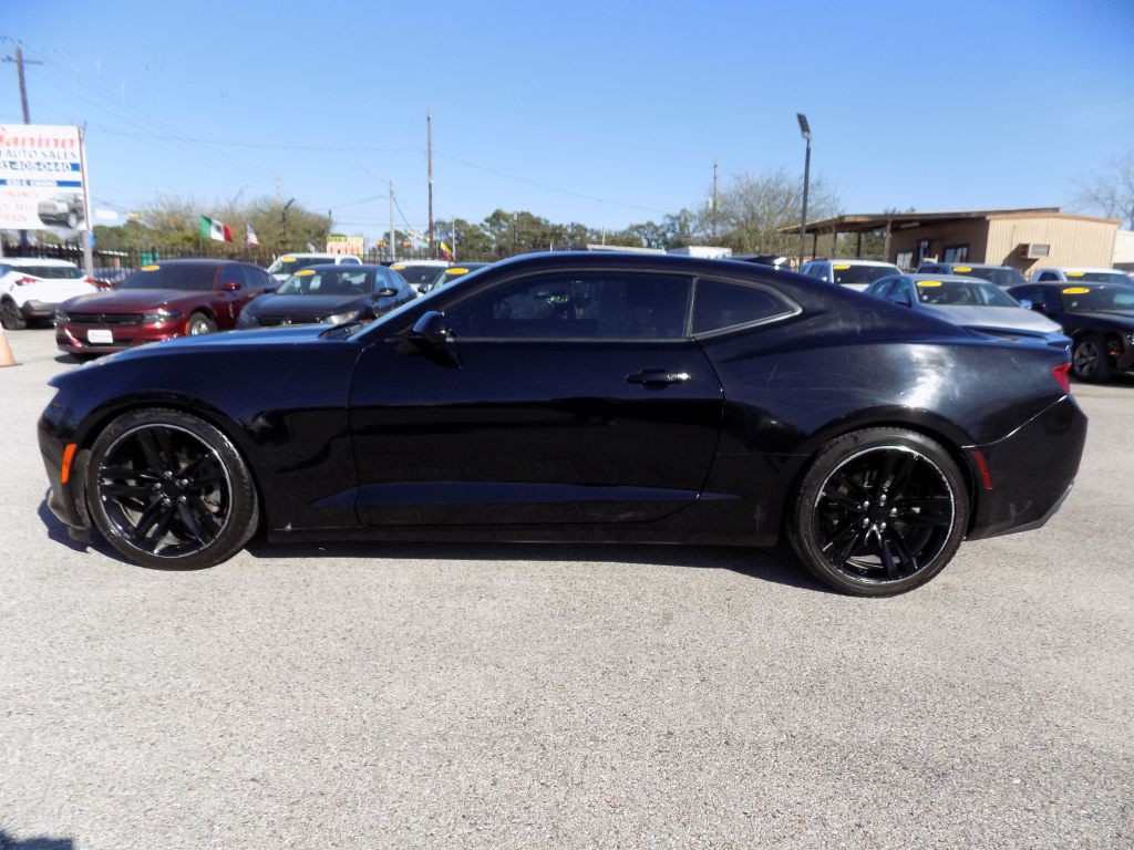 2018 Chevrolet Camaro Image 3