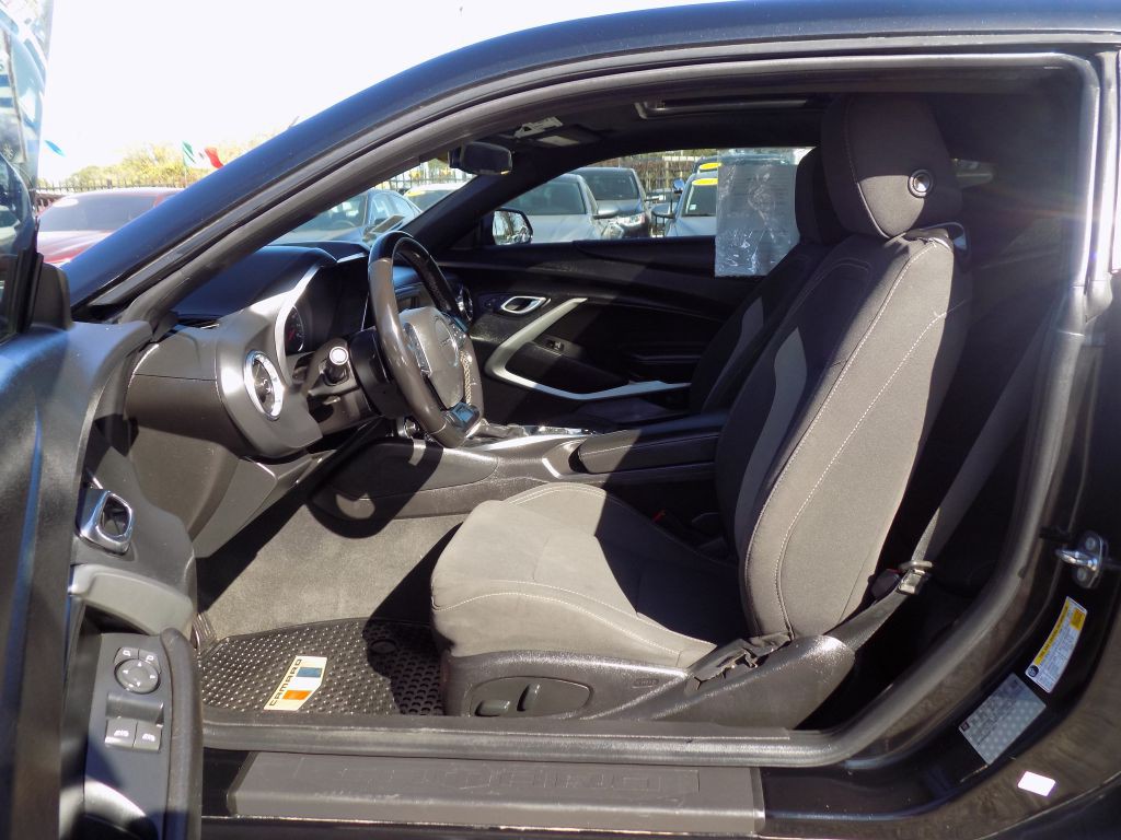 2018 Chevrolet Camaro Image 11