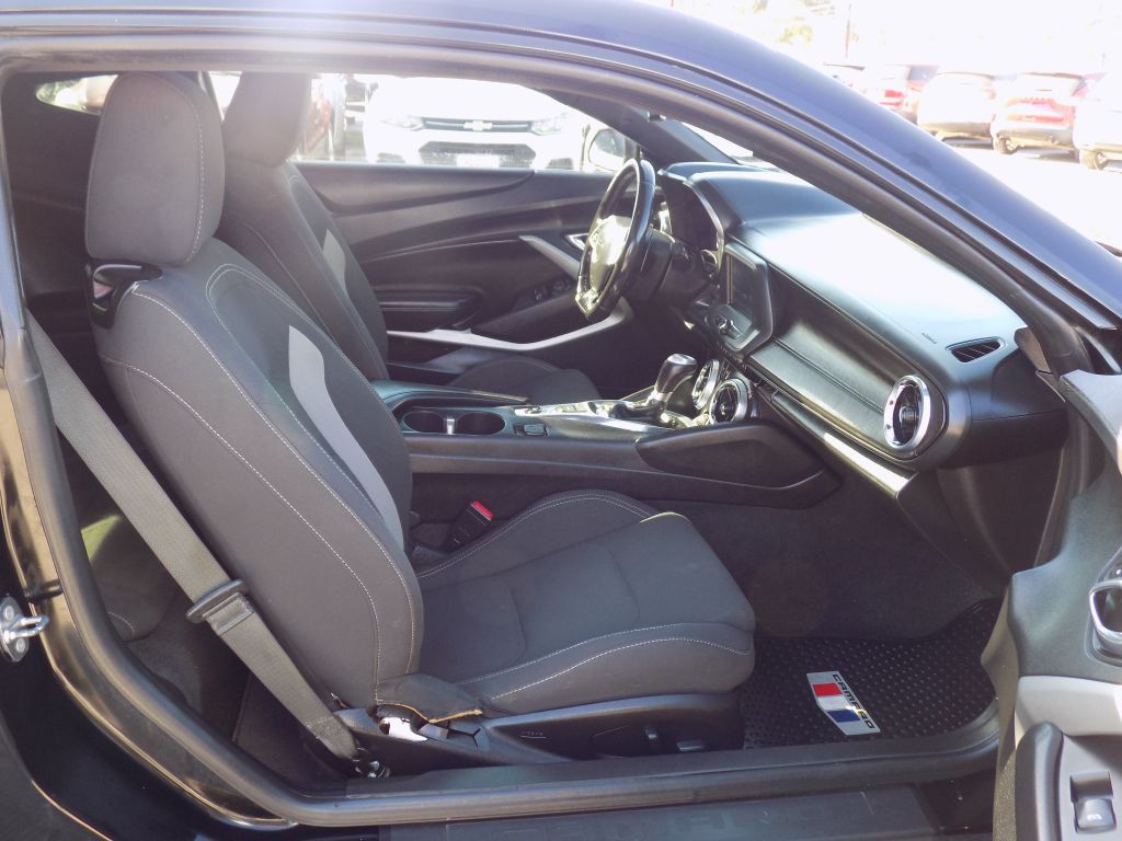 2018 Chevrolet Camaro Image 12