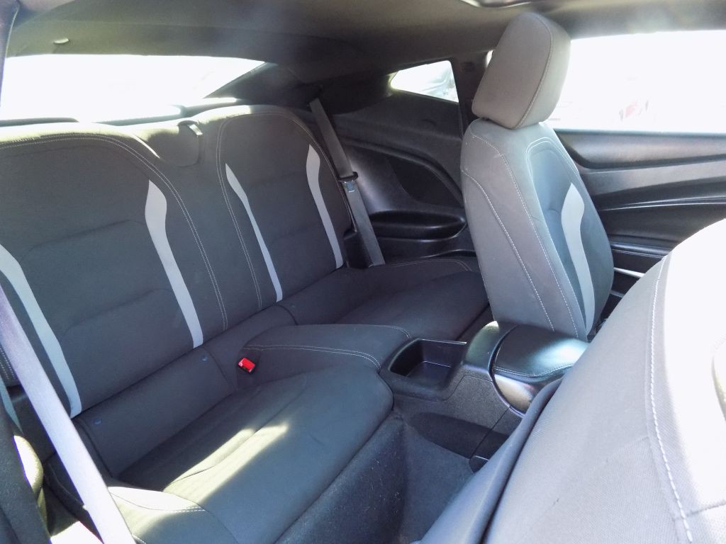 2018 Chevrolet Camaro Image 13