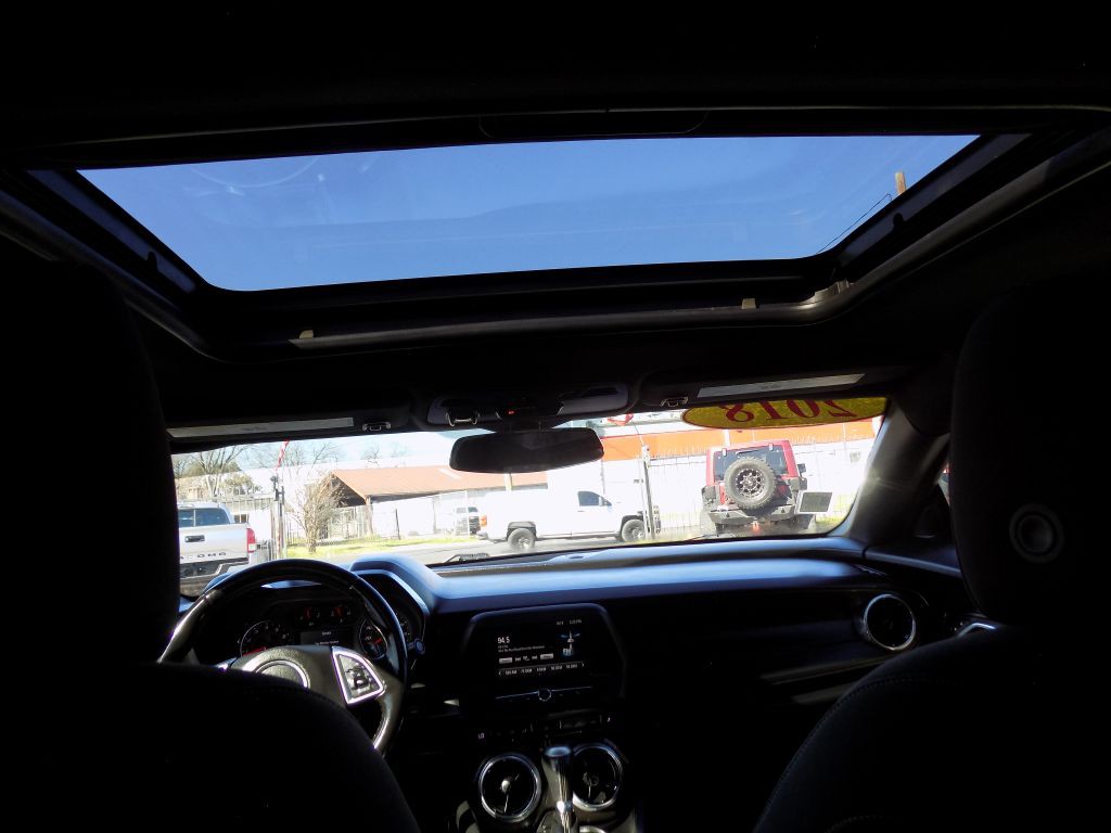 2018 Chevrolet Camaro Image 17