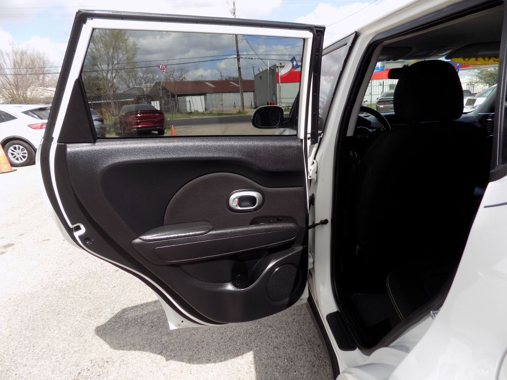 2016 Kia Soul Image 11