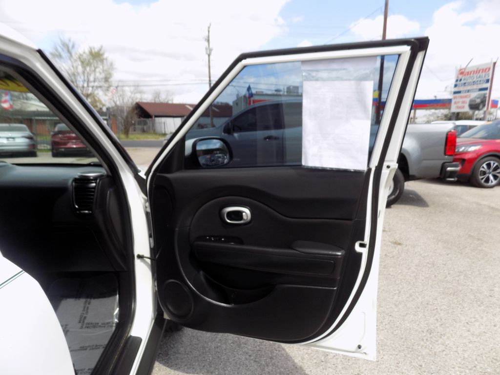 2016 Kia Soul Image 13
