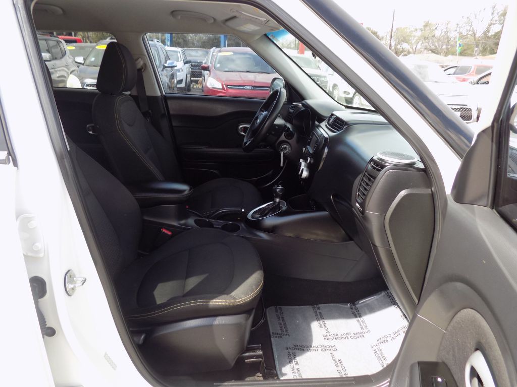 2016 Kia Soul Image 14