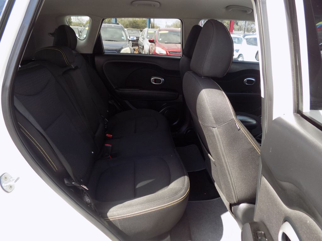 2016 Kia Soul Image 16