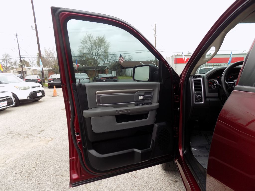 2017 RAM 1500 Image 9