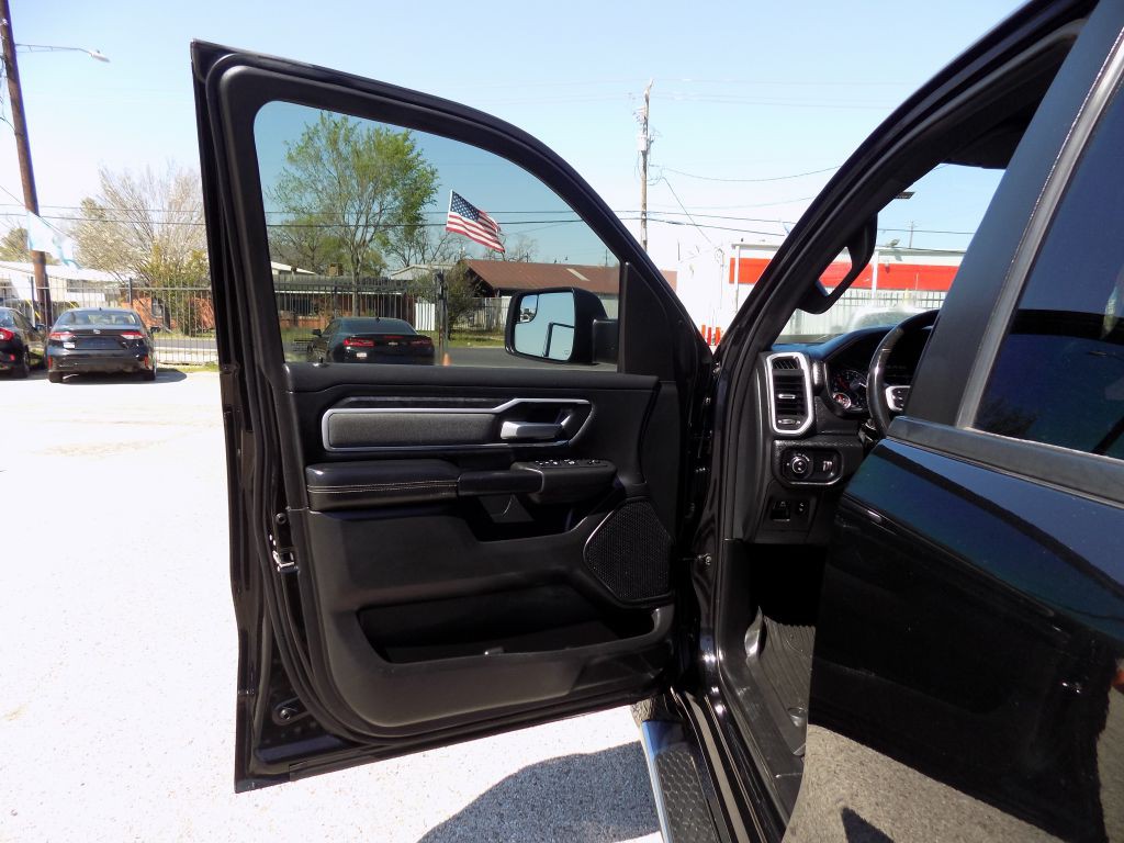 2022 RAM 1500 Image 9