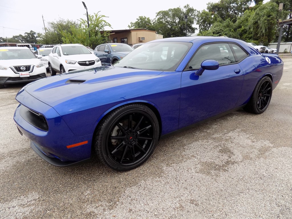 2022 Dodge Challenger Image 2