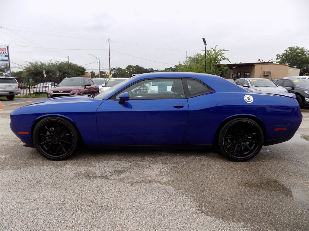 2022 Dodge Challenger Image 3