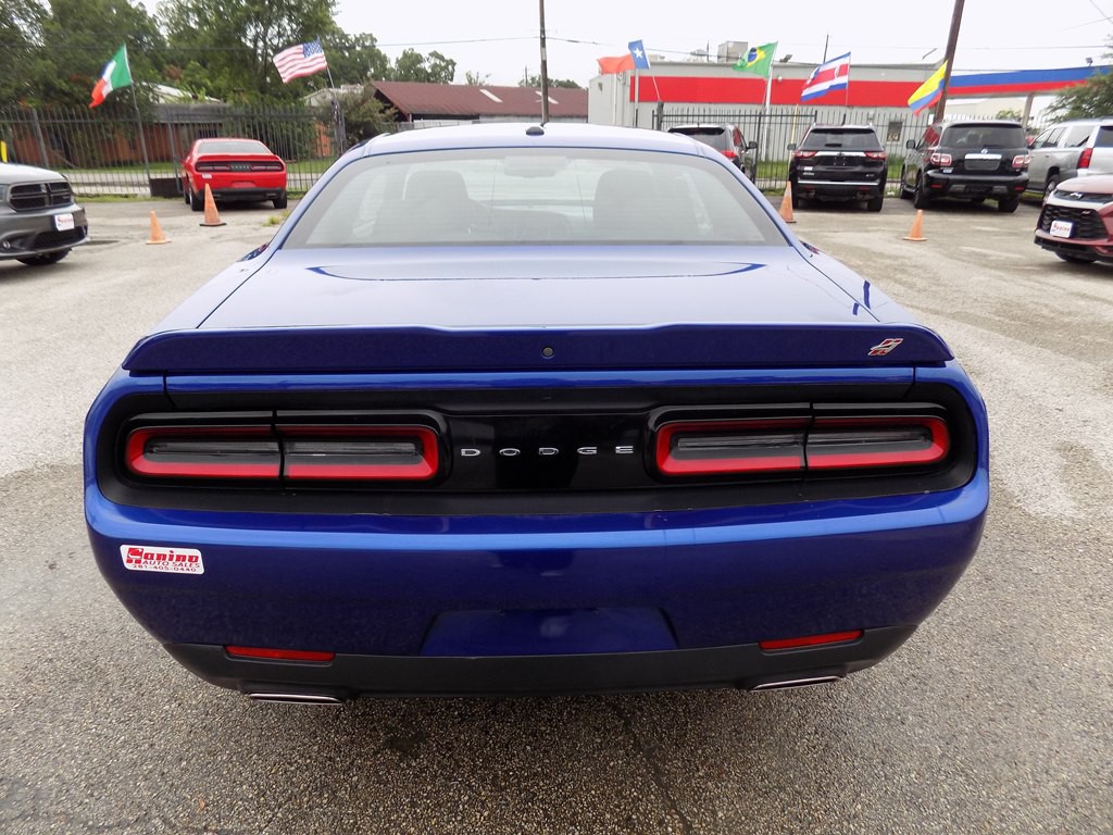 2022 Dodge Challenger Image 5