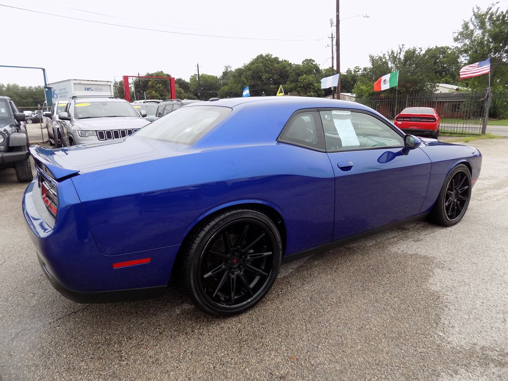 2022 Dodge Challenger Image 6