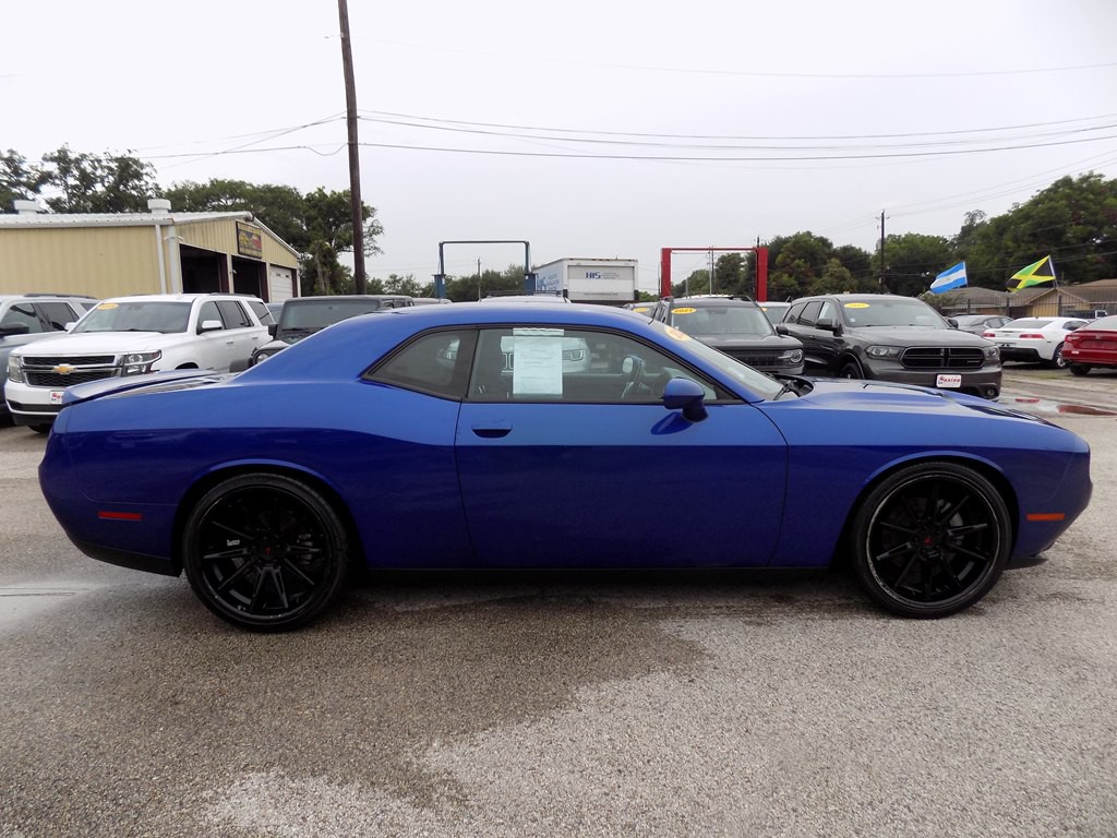 2022 Dodge Challenger Image 7