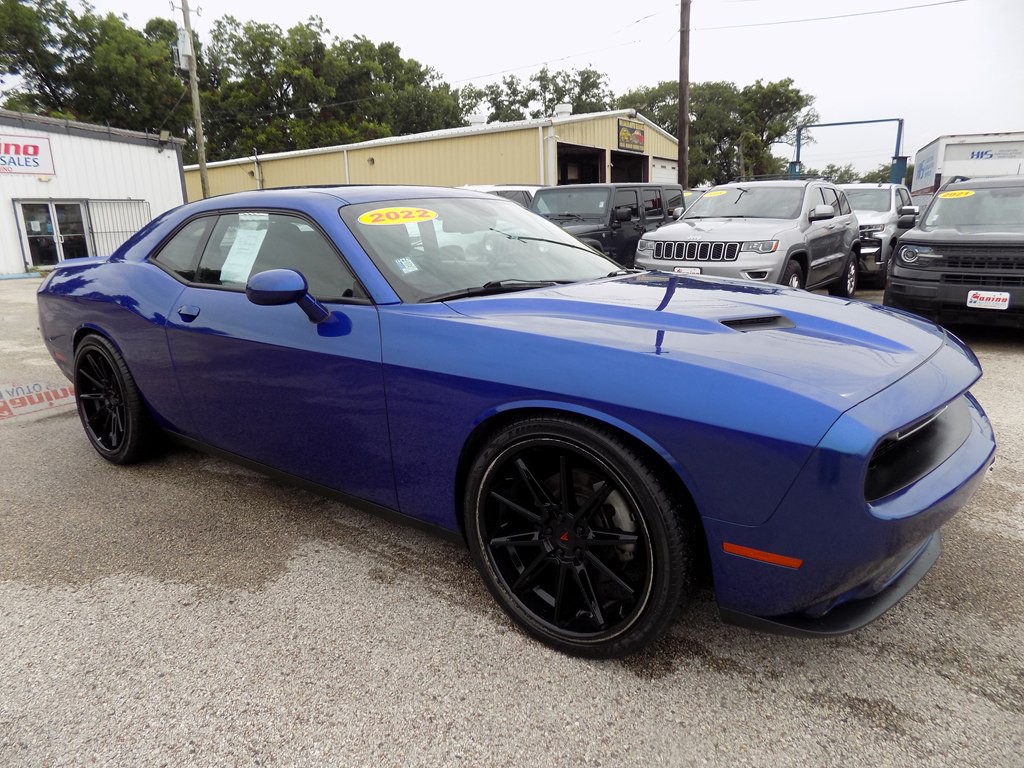 2022 Dodge Challenger Image 8