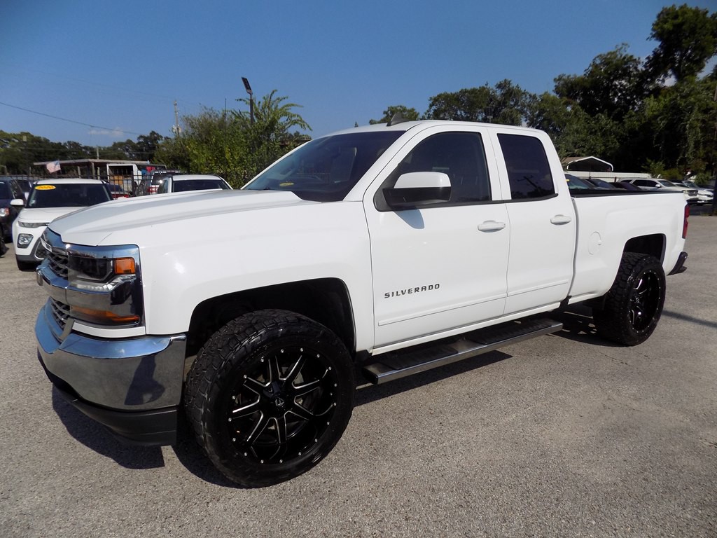 2018 Chevrolet Silverado 1500 Image 2