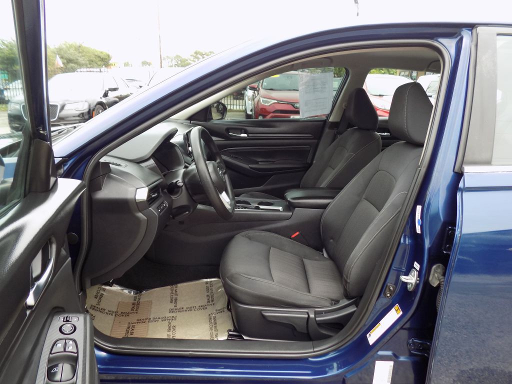 2021 Nissan Altima Image 13