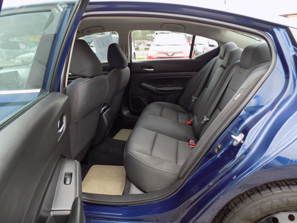 2021 Nissan Altima Image 14