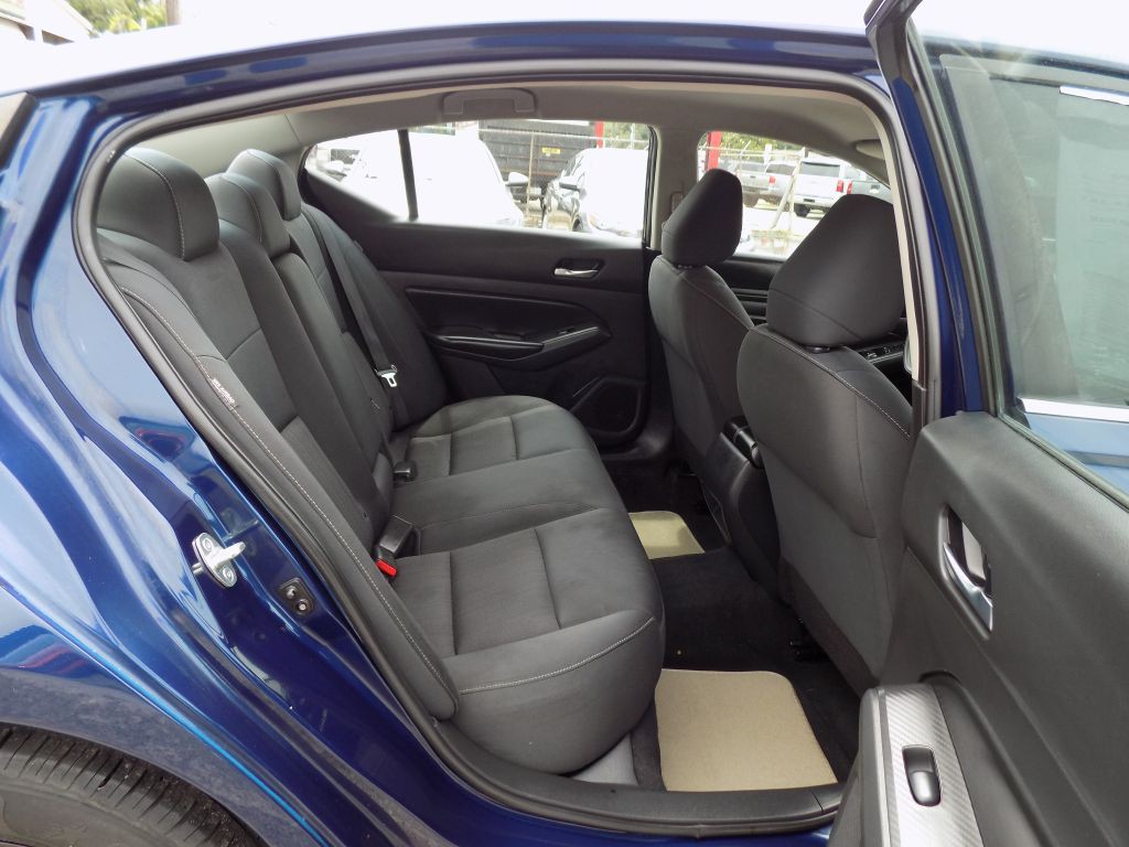 2021 Nissan Altima Image 16