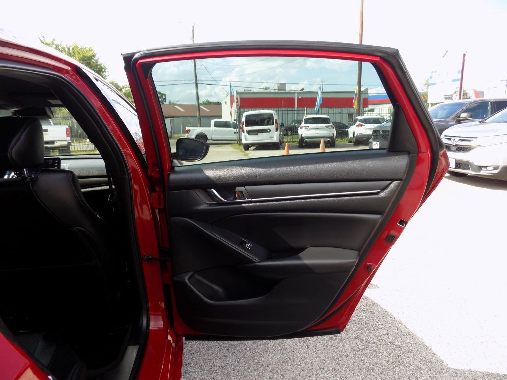 2019 Honda Accord Image 12