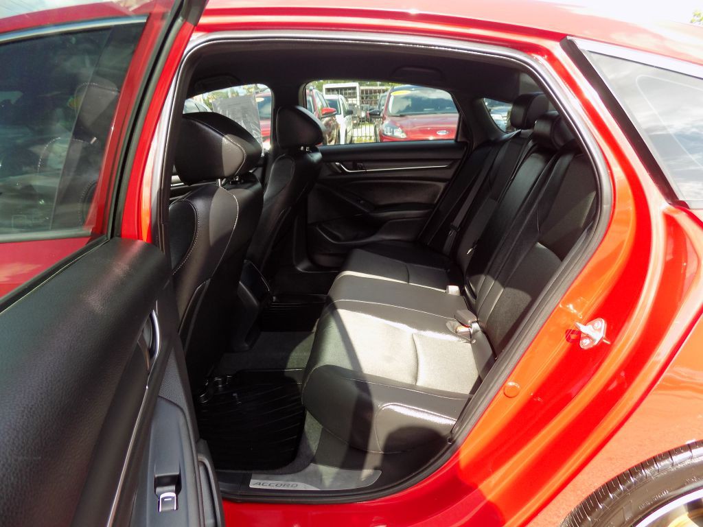 2019 Honda Accord Image 14