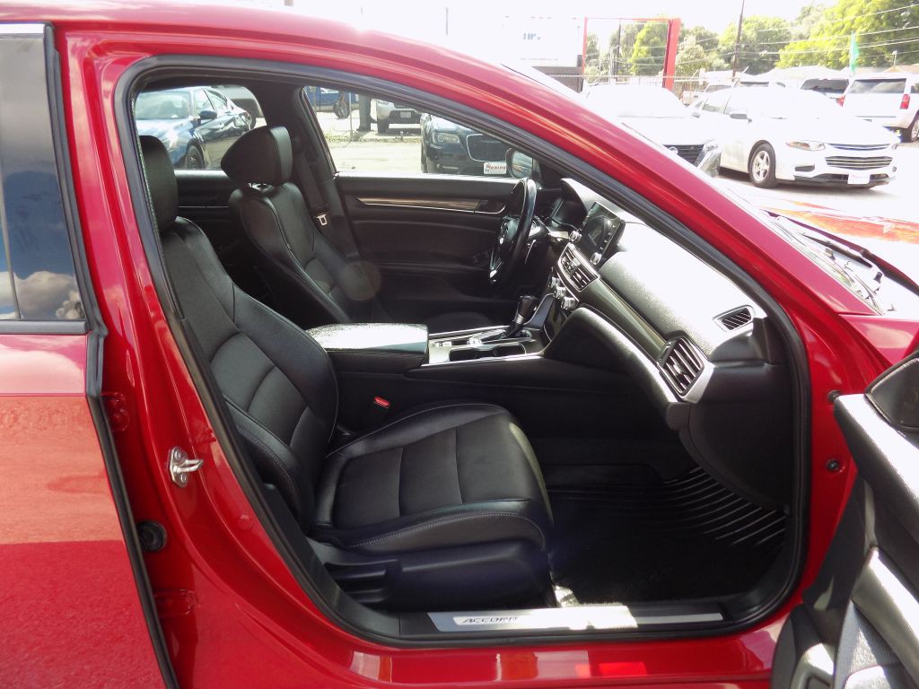 2019 Honda Accord Image 15