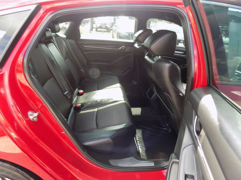 2019 Honda Accord Image 16