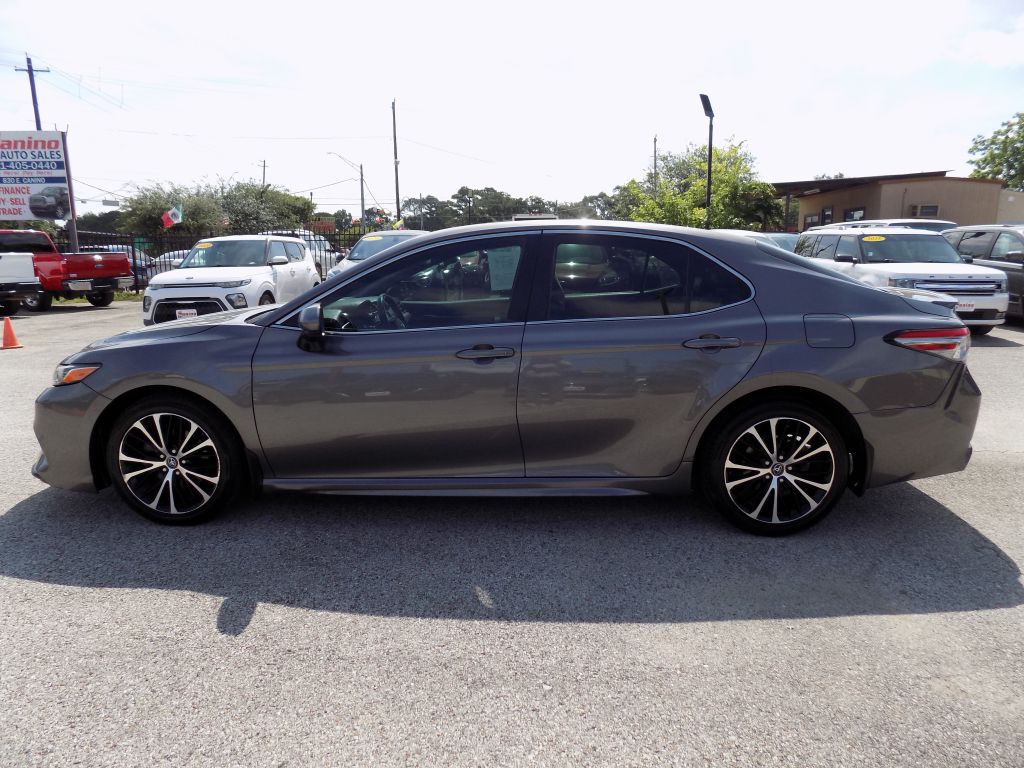 2018 Toyota Camry Image 3