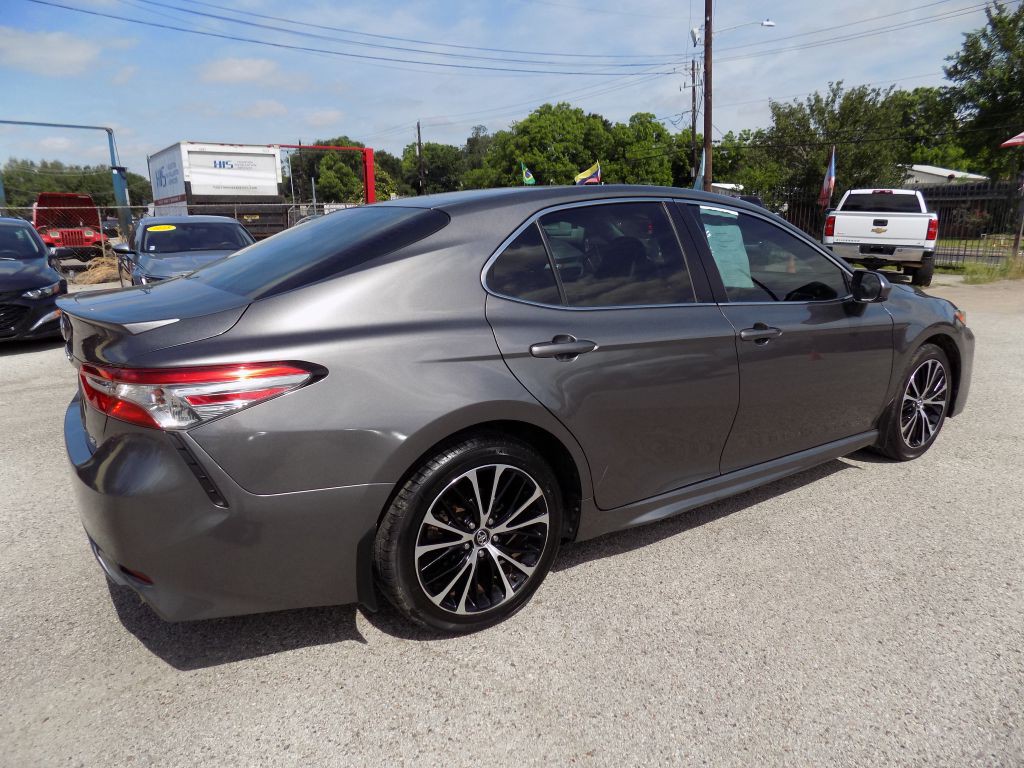 2018 Toyota Camry Image 6