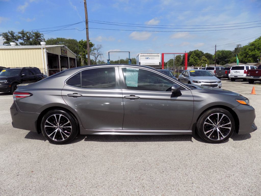2018 Toyota Camry Image 7