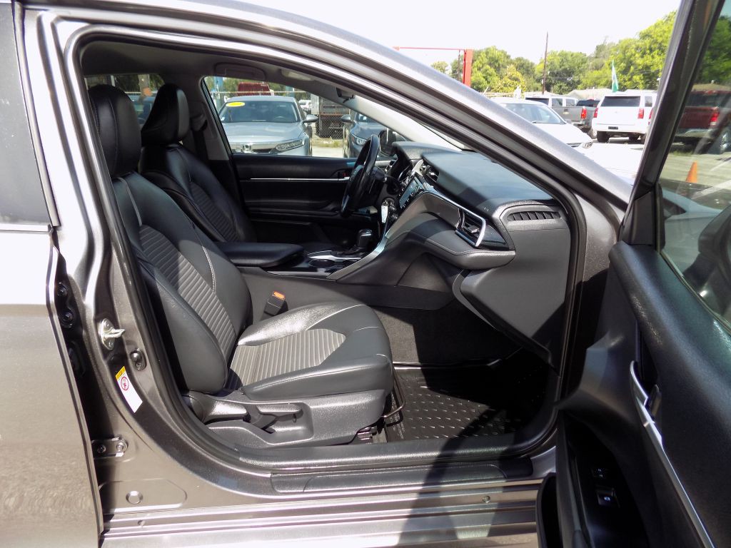 2018 Toyota Camry Image 15
