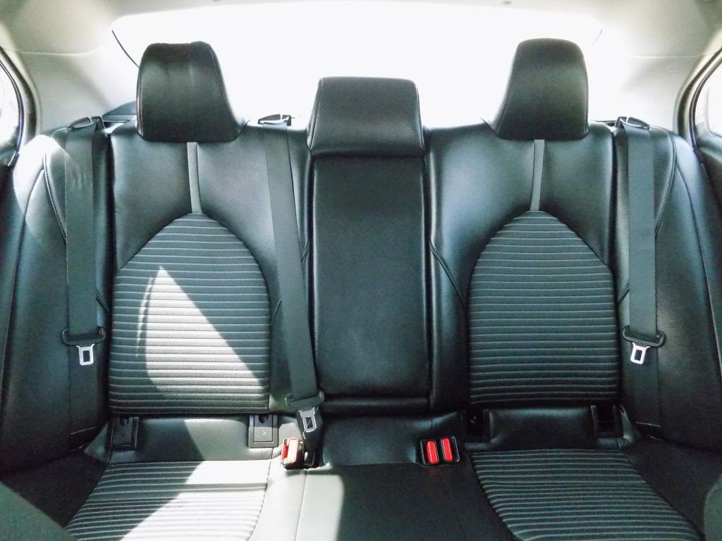 2018 Toyota Camry Image 23