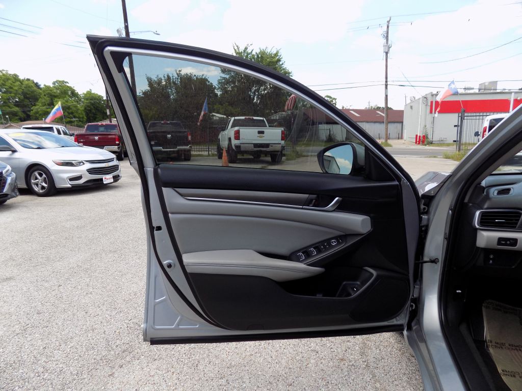2018 Honda Accord Image 9