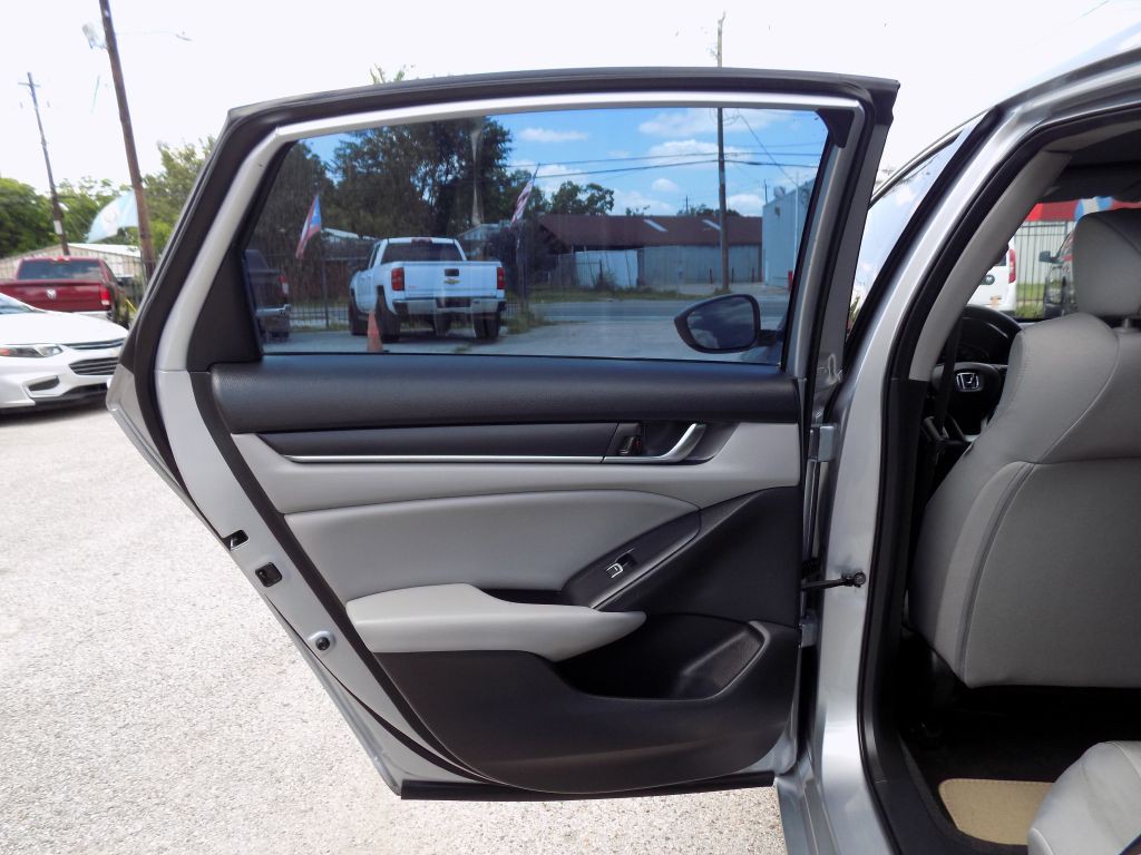 2018 Honda Accord Image 10